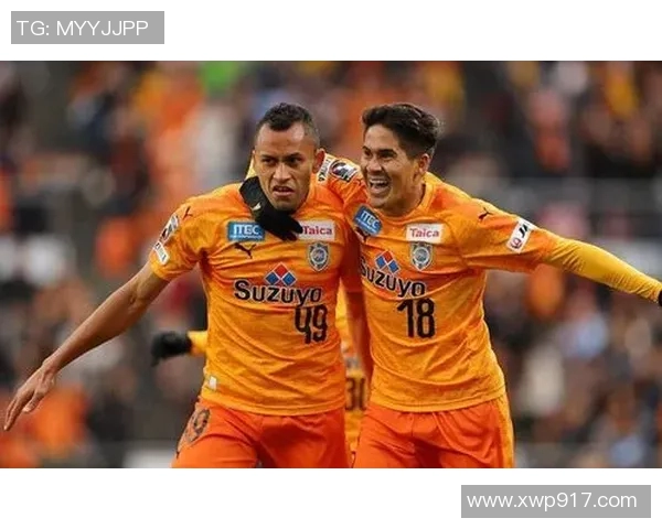 足球星卡鉴定与市场价格分析详解 价值评估标准与趋势解析