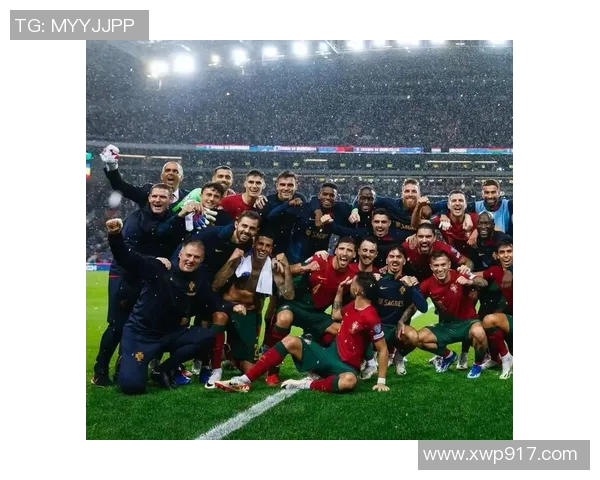 两代足球巨星并肩对比展现时代风貌与传承精神